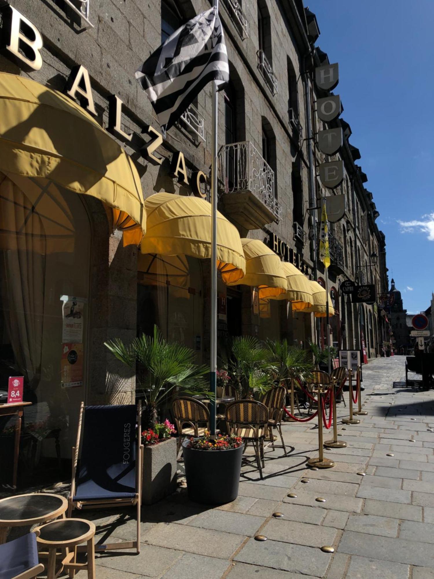 Balzac Hotel Restaurant Fougeres Exterior photo